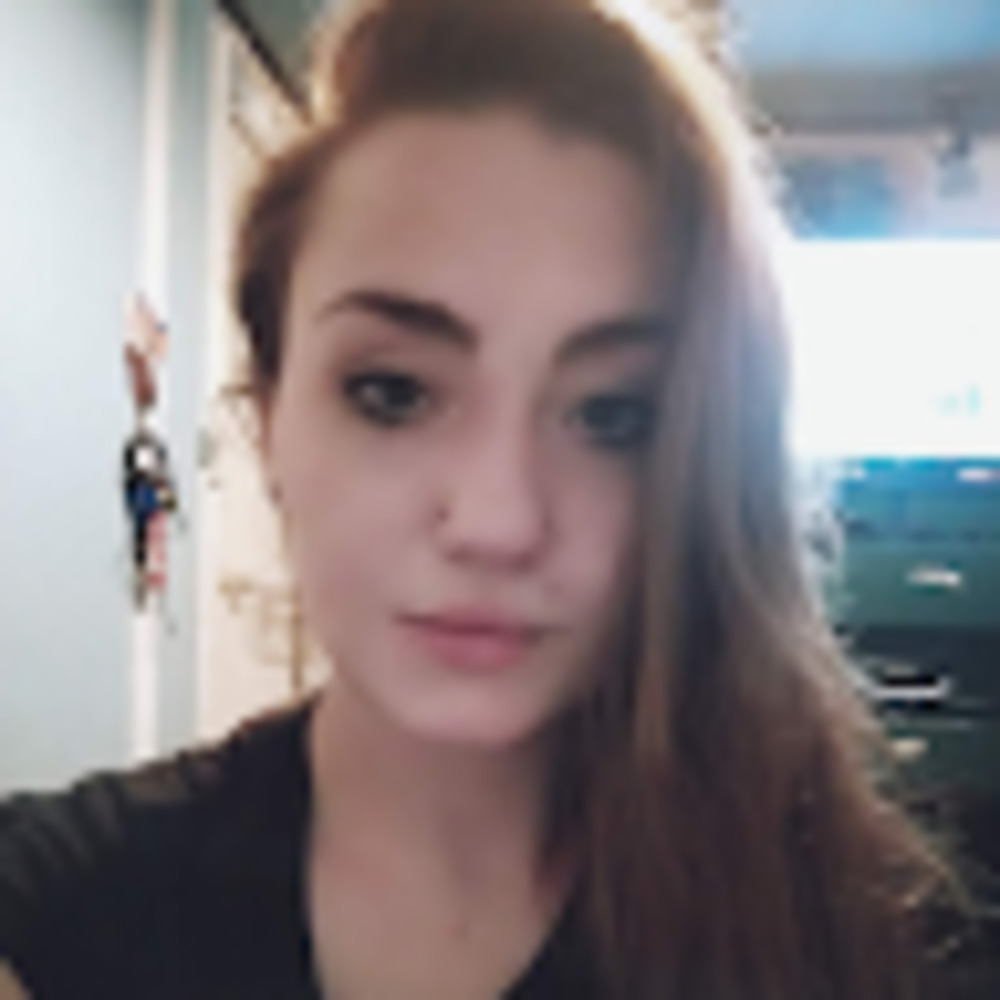 Meet your Posher, Danielle